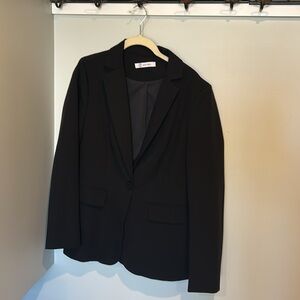 Elegant Black Women's Blazer - M. Excellent lightly used.